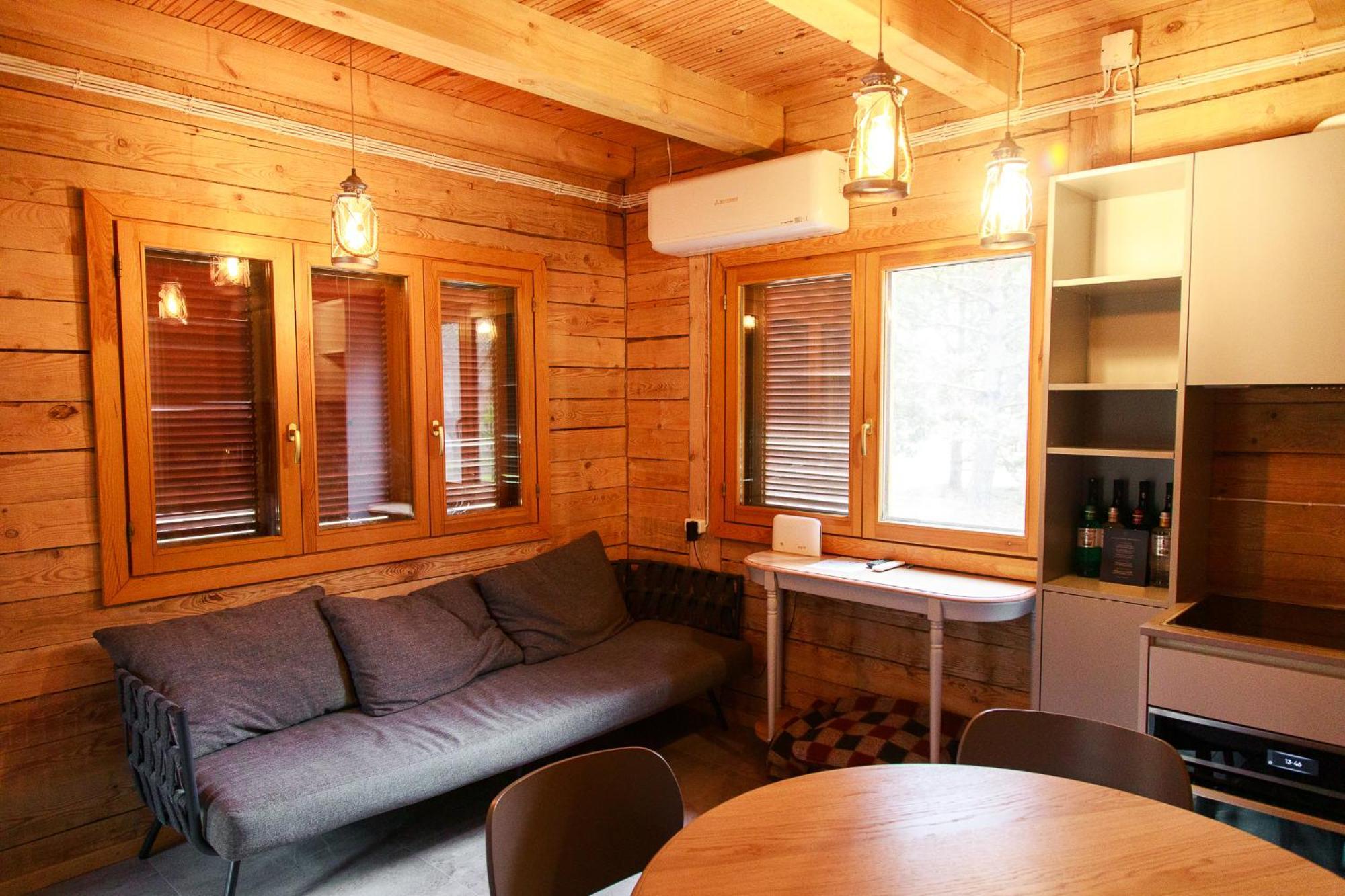 Roze Guest Houses Sklandas Bernāti エクステリア 写真