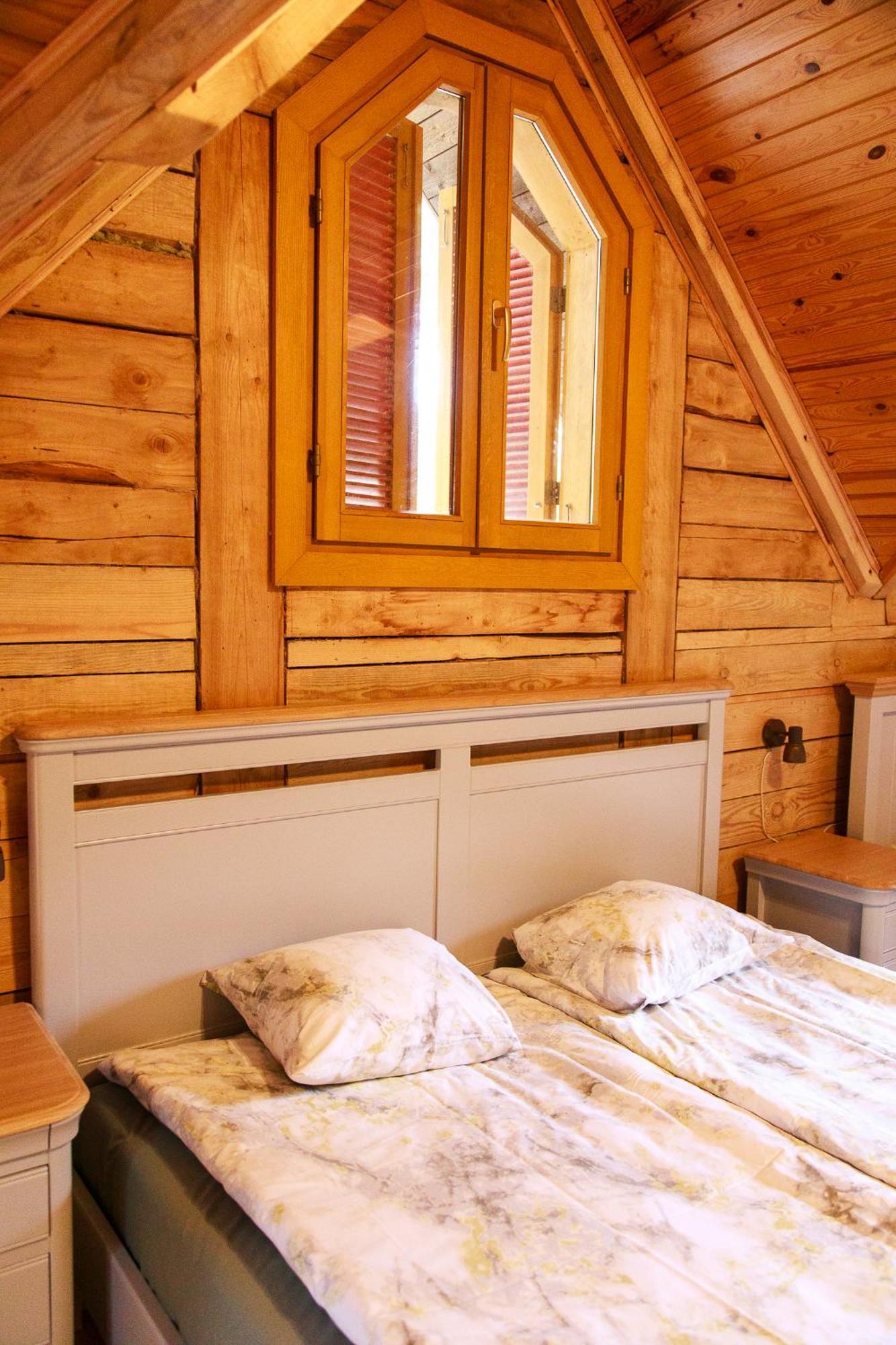 Roze Guest Houses Sklandas Bernāti エクステリア 写真