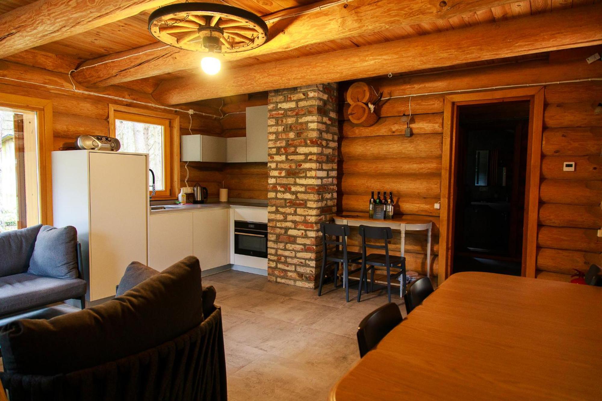 Roze Guest Houses Sklandas Bernāti エクステリア 写真