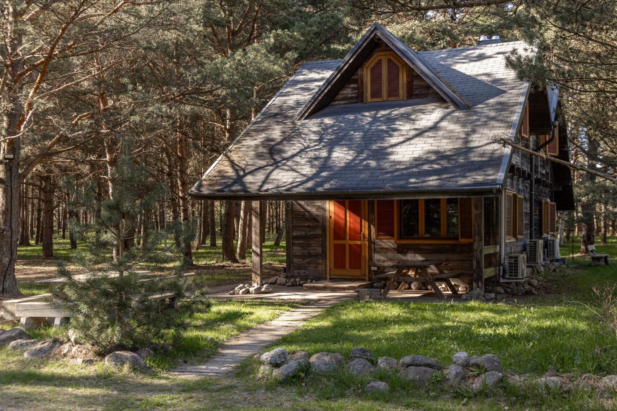 Roze Guest Houses Sklandas Bernāti エクステリア 写真