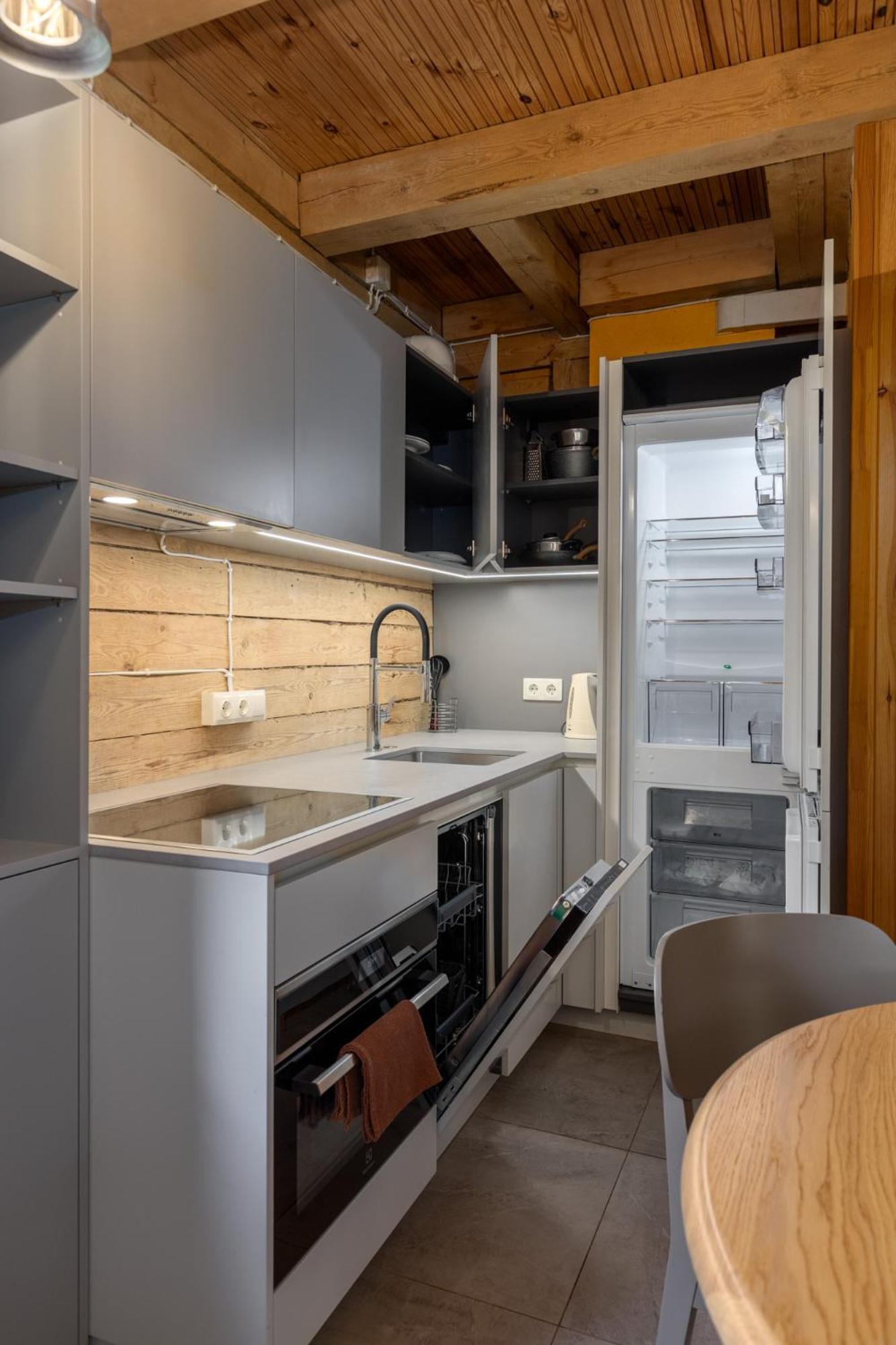 Roze Guest Houses Sklandas Bernāti エクステリア 写真