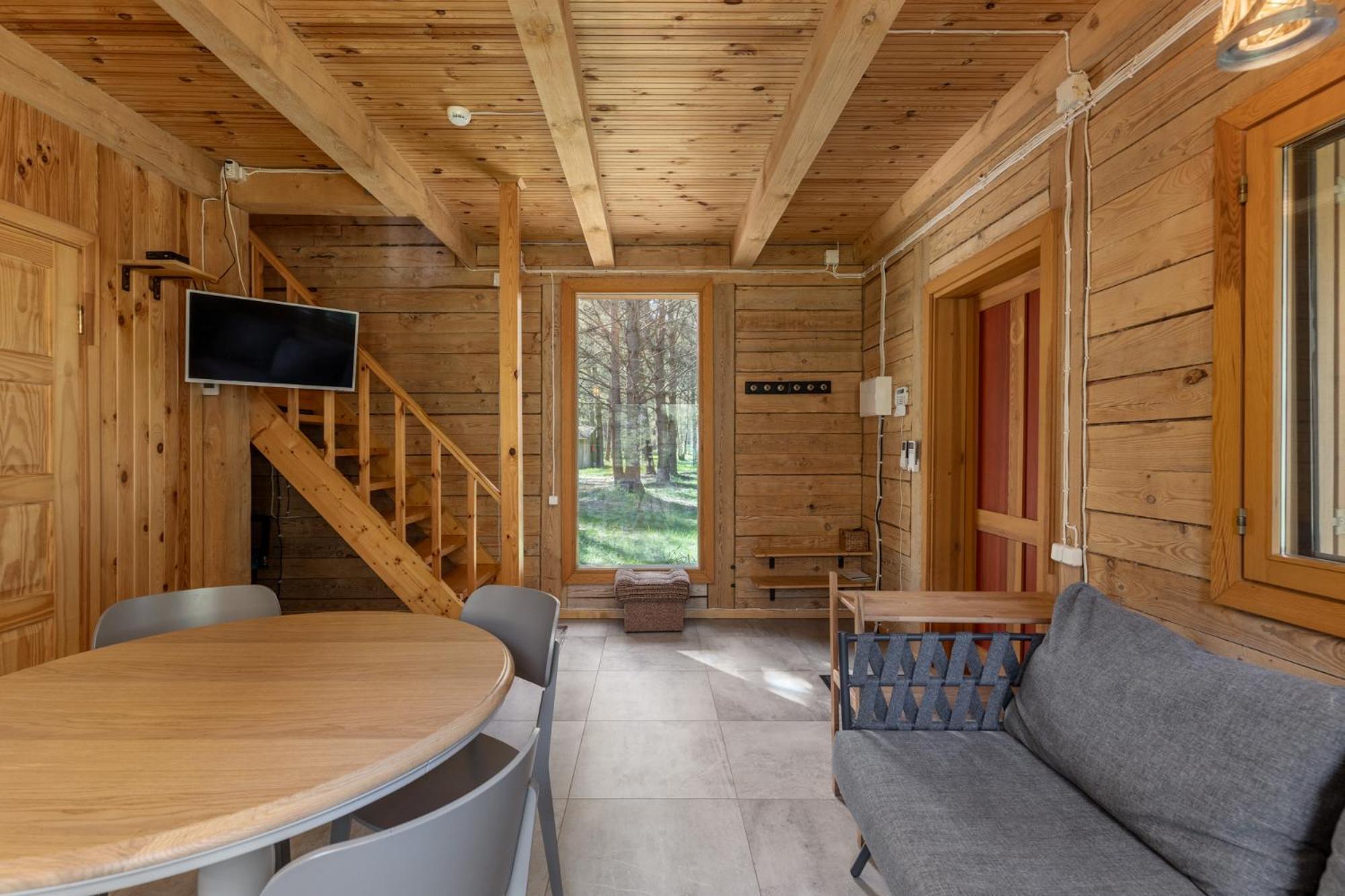 Roze Guest Houses Sklandas Bernāti エクステリア 写真