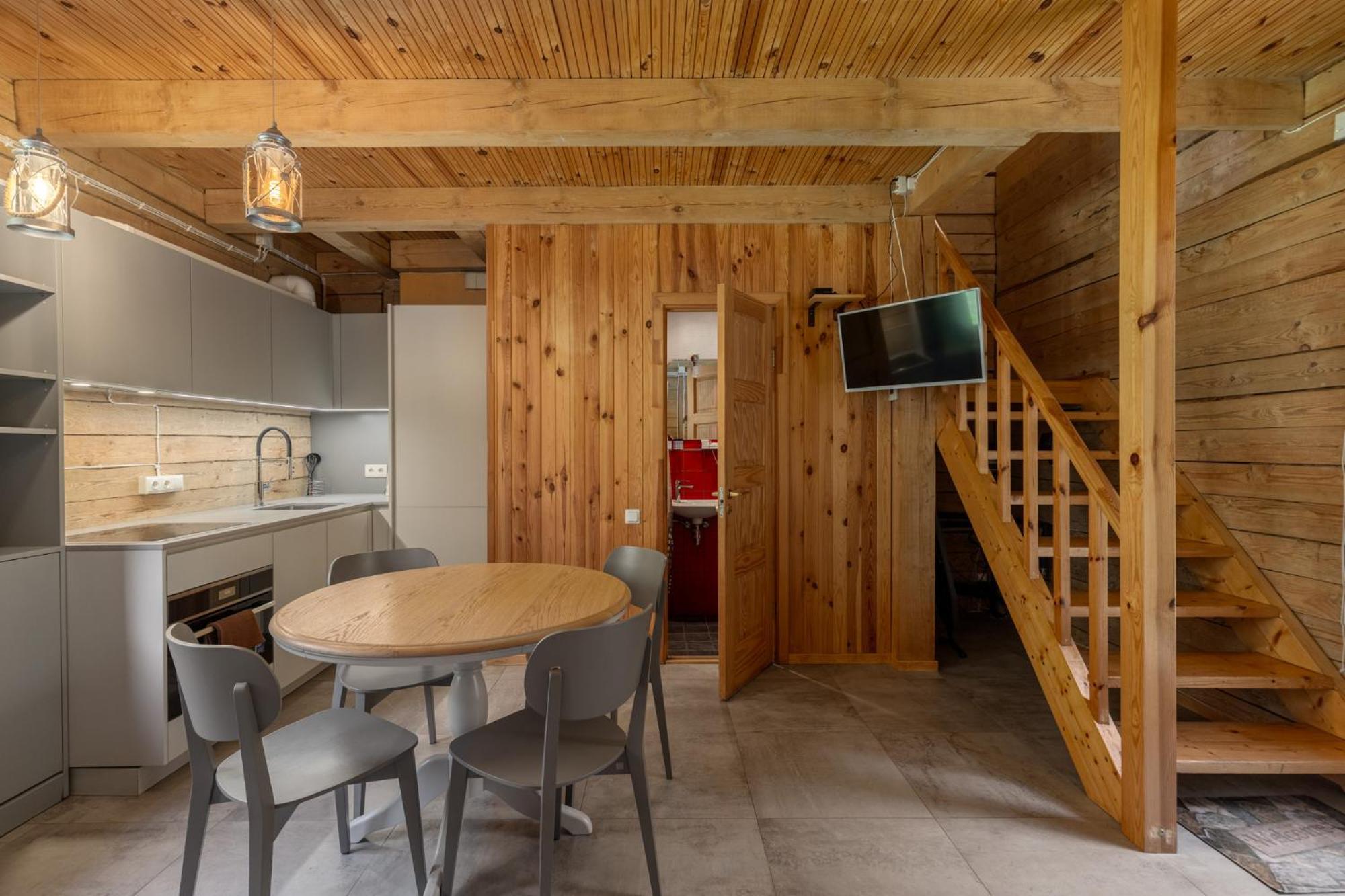 Roze Guest Houses Sklandas Bernāti エクステリア 写真
