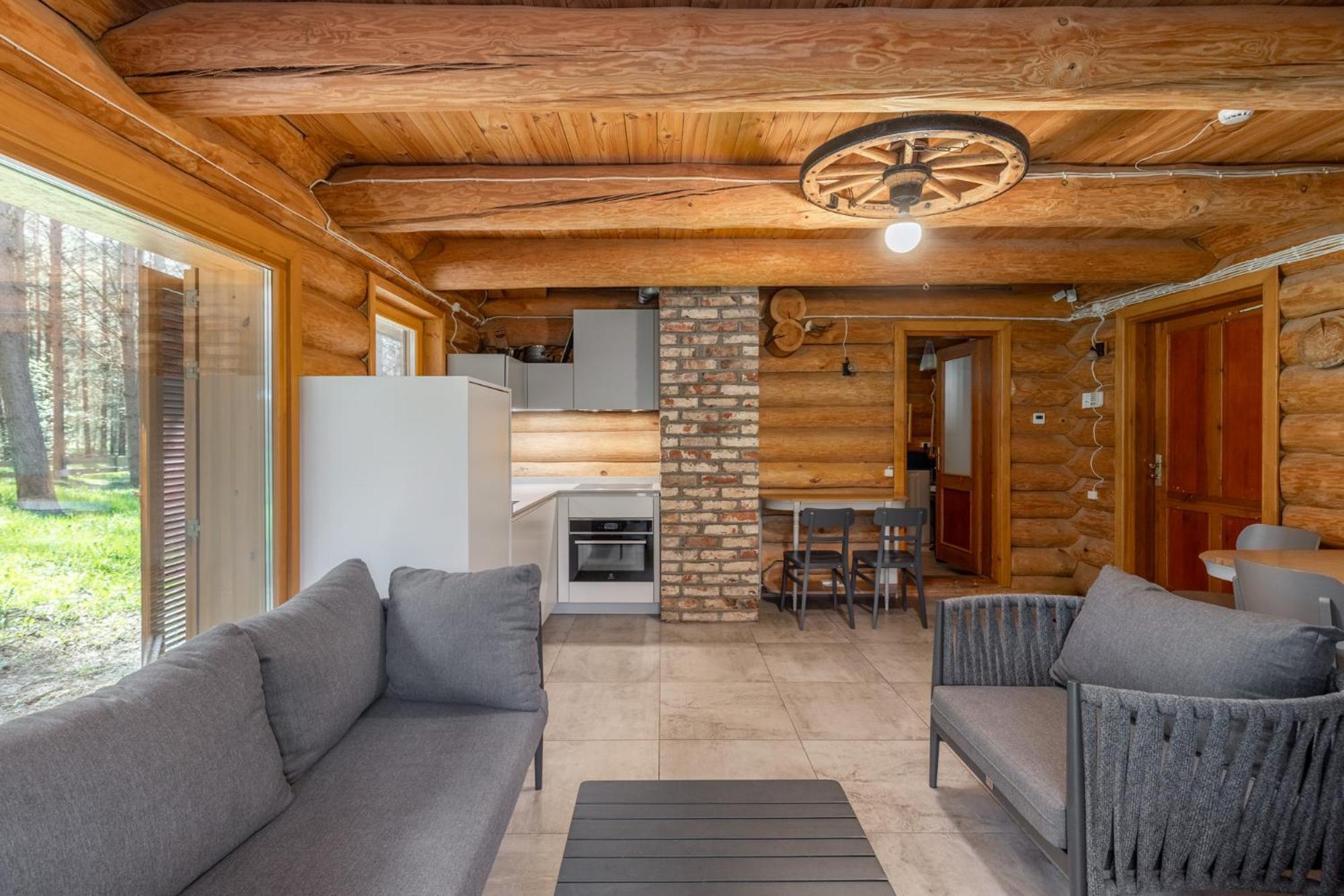 Roze Guest Houses Sklandas Bernāti エクステリア 写真
